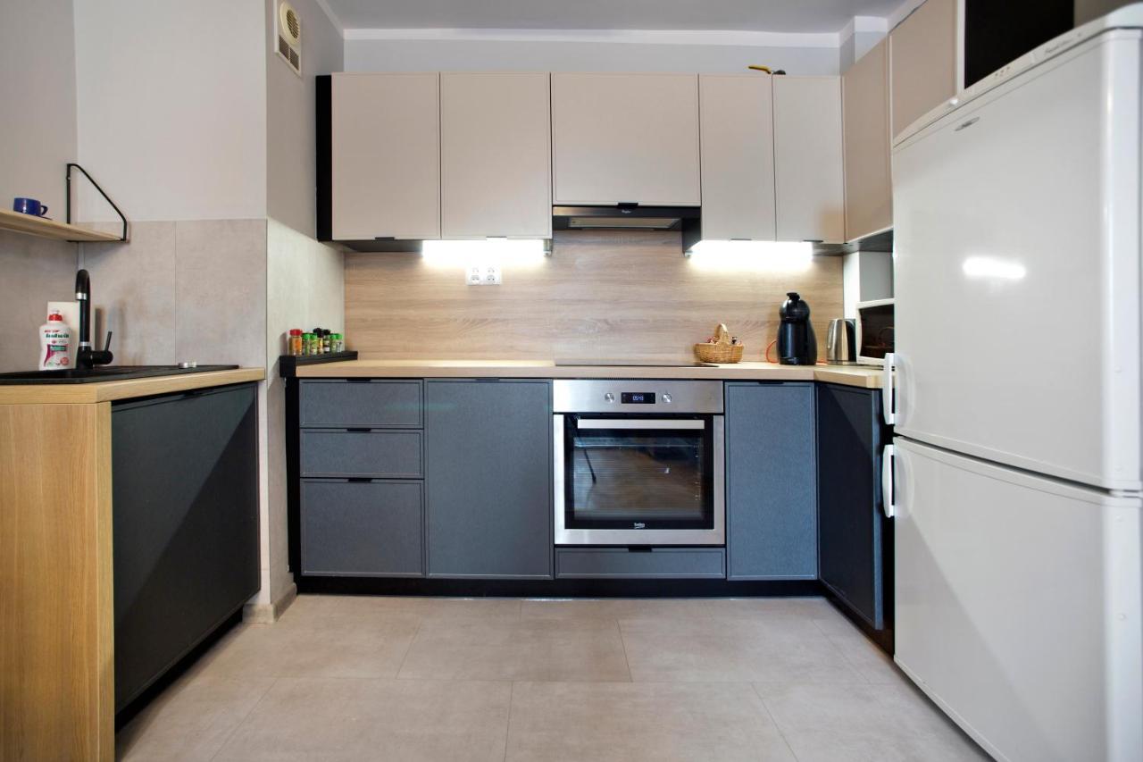 Hala Mirowska Apartments Varşovia Exterior foto