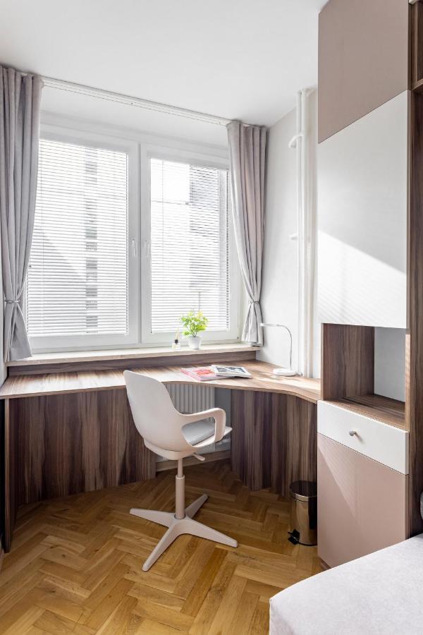 Hala Mirowska Apartments Varşovia Exterior foto