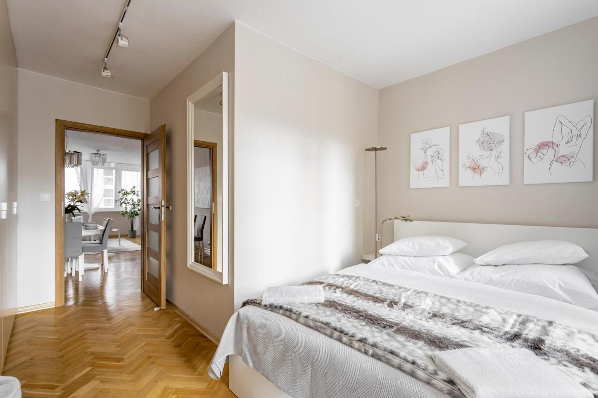 Hala Mirowska Apartments Varşovia Cameră foto